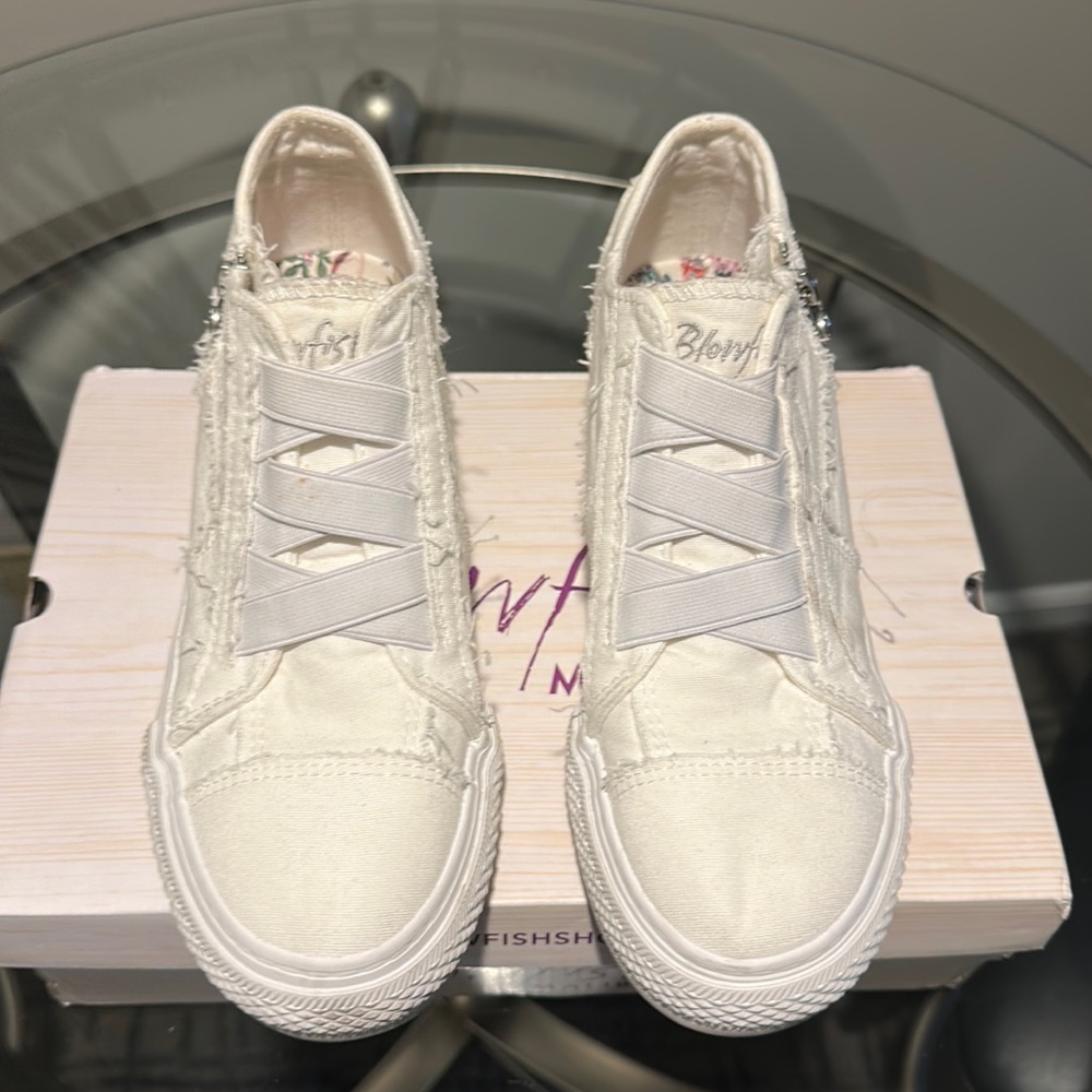 White Mamba sneaker